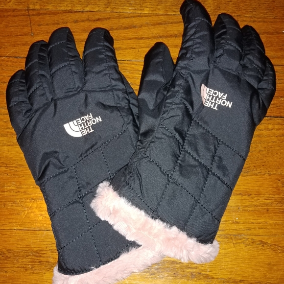 The North Face Accessories - The North Face gloves